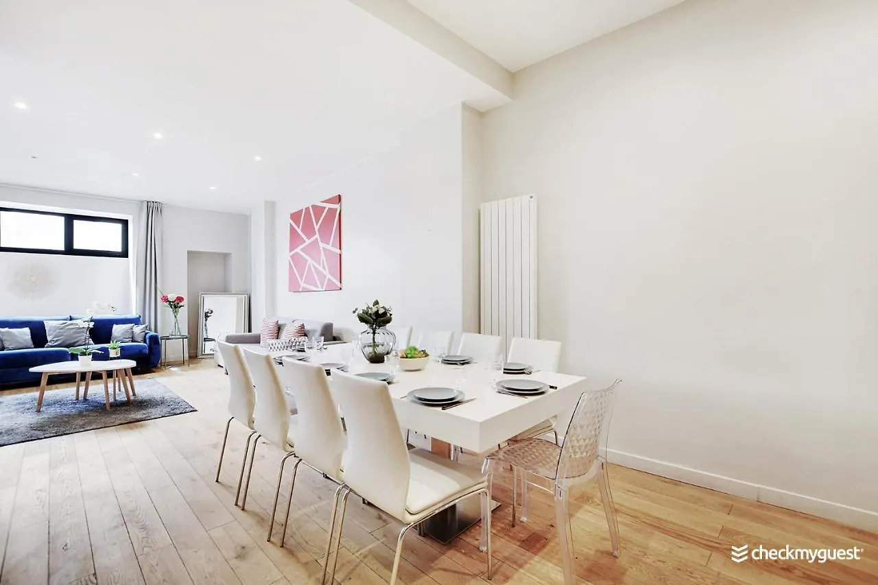 Magnifique Loft Atelier Parisien 180M2. Apartment 0*, Paris